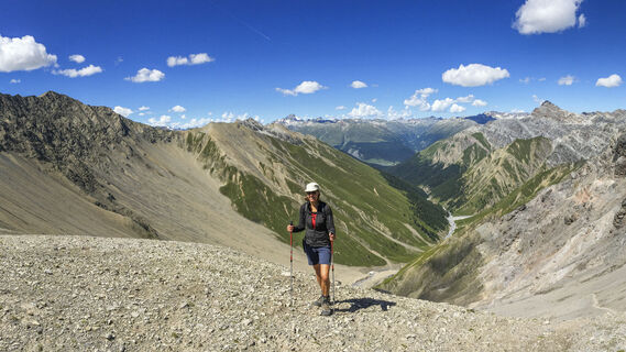 Ziel erreicht: Val Trupchun und Piz d’Esan von der Fuorcla Trupchun aus gesehen.