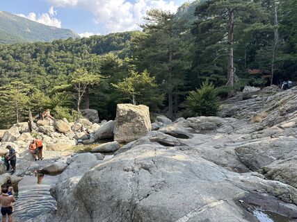 Fotografija s spletne strani DML na poti
