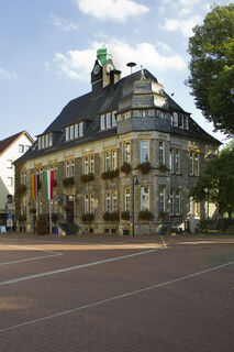 Rathaus_01©Tourist-Information Lage.jpg