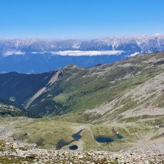 Tiefblick auf die blauen Seen