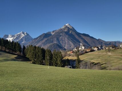 Fotografija s spletne strani Alisa Matern na poti