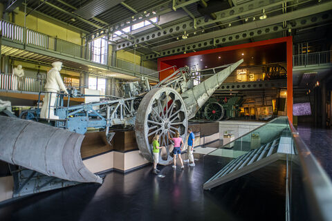 Emsland Moormuseum in Geeste – Mammut in Ausstellungshalle II ©TMN GmbH, Sabine Braun Fotografie-365