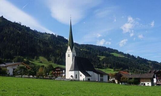 Wildschönau Niederau Kirche  Sommer
