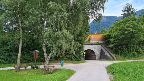 Rotholzer Laufrunde - die Route führt durch diese Straßenunterführung