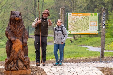 Ranger auf dem Themenwanderweg WaldKulTour
