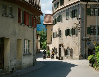 Fahrt durch die Dörfer der Bündner Herrschaft.