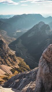 Ausblick vom 2.457 Meter hohen Sonnjoch ins Falzthurntal