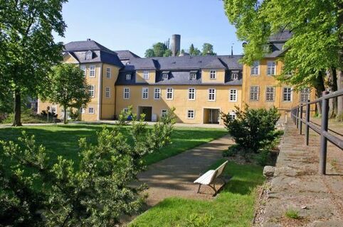 Neues Schloss_Bad Lobenstein.jpg