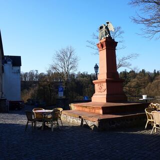 Start am Denkmal in Weilburg