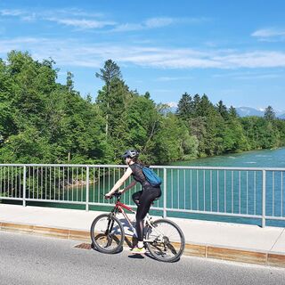 Die große Brücke über den Fluss Sava