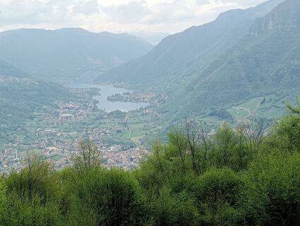 Zdjęcie z simone ravasi wzdłuż trasy