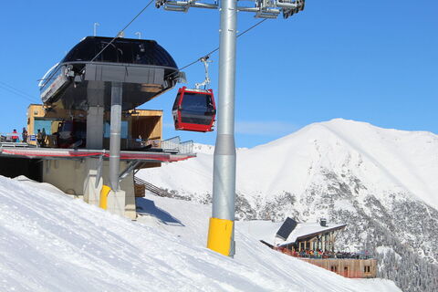 Rodelverleih und Einkehrmöglichkeit