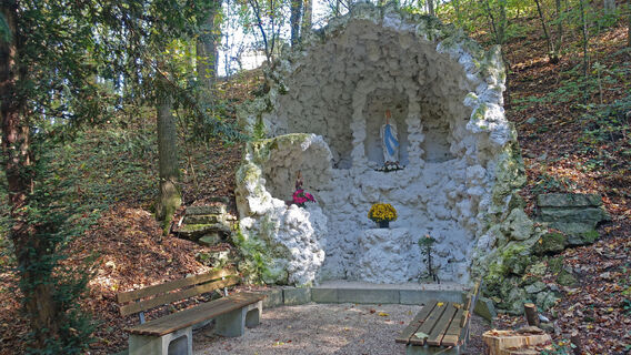 Lourdesgrotte in Böbingen