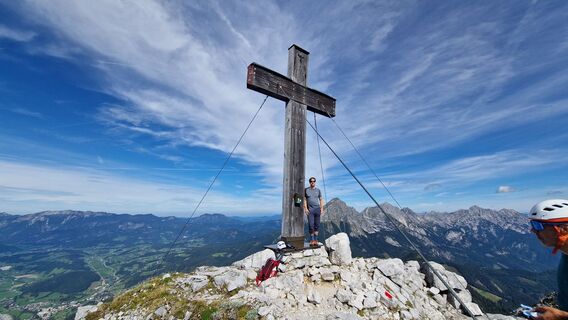 Fotografia z Jürgen Fuchsberger na trase