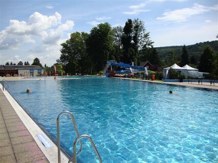 Schlossbad Pitten (Copyright: Marktgemeinde Pitten)