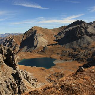 Blick von der Krete von Piz Praveder zum Lai da Rims
