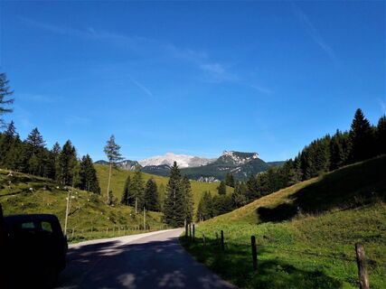 Blick auf das nördlich gelegene Warscheneckmassiv vom Parkplatz der Bosruckhütte