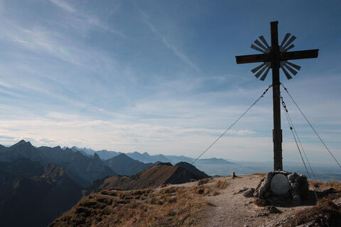 Bergtour - Große Klammspitze - am Gipfelkreuz