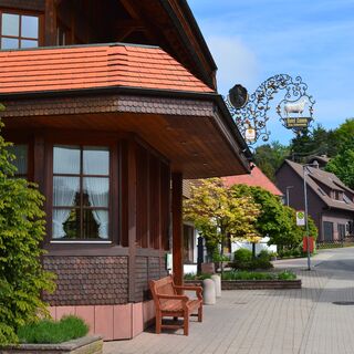Das Hotel Restaurant Vinothek Lamm lädt zum Einkehren oder auch zu einer Weinverkostung ein