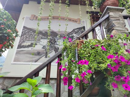 Blumiger Balkon - Pomaretto