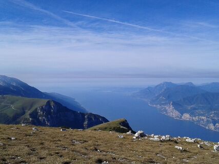 Blick auf den südlichen Gardasee vom Monte Altissimo
