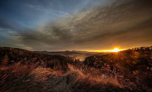 Stift Rein im Sonnenaufgang (c) Pater Martin