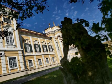 Barockschloss Schielleiten im Apfelland-Stubenbergsee in der Oststeiermark