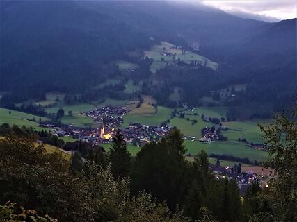 Blick vom Parkplatz auf Lessach