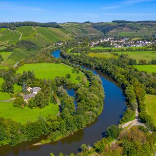 Saar mit Blick auf Kanzem
