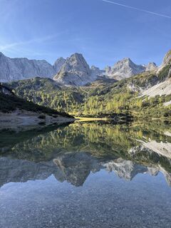 Foto van kalnu ozys langs de tour