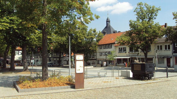 Infostele Stadtgeschichte am Marktplatz in Salzgitter-Bad