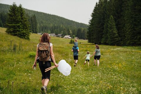 Naturpark Führung_Wandern7_Naturpark Almenland_studio draussen_mittel.jpg