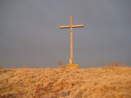 Gipfelkreuz bei Sonnenaufgang