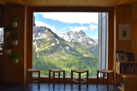 Panormafenster in der Motterascio Hütte