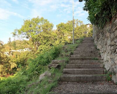 Treppe im Dorf Contra