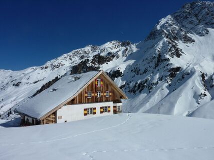 Potsdamer-Hütte-2048x1536.jpg