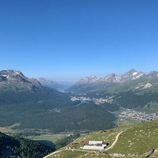 Sicht von Muottas Muragl aufs Engadin