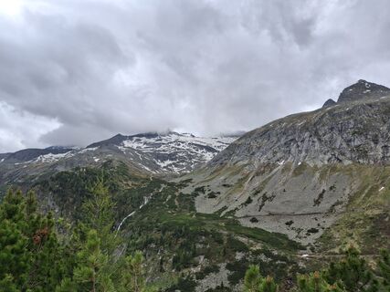 Fotografija s spletne strani Victor Chyzh na poti