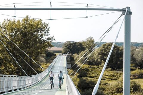 „Brücke der Freiheit“ zwischen Devinska Nová Ves (Theben-Neudorf) und Schlosshof © Donau Niederösterreich/Steve Haider