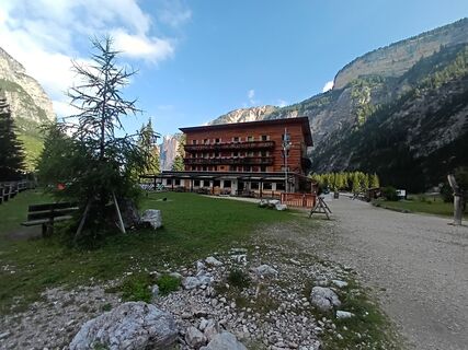 Fotografija s spletne strani Uwe Kronen na poti