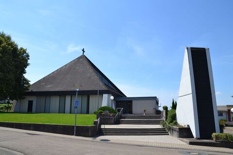 Kath. Kirche Dühren_(C) Zink_06-2015