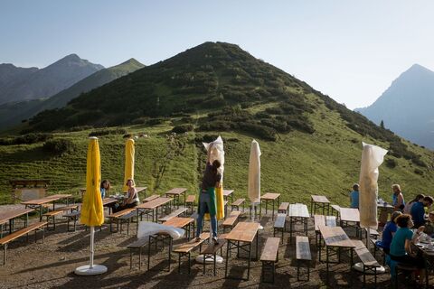 Karwendel Falkenhütte_Tirol Werbung_Schwarz Jens_Vomp.jpg