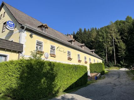 Am Alpengasthof 'Oberer Eggl' vorbei