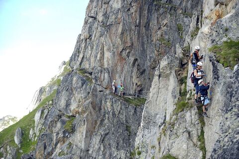 Familie auf dem Eggishorn Klettersteig