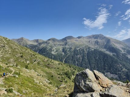 Fotografija s spletne strani varnyu8 na poti