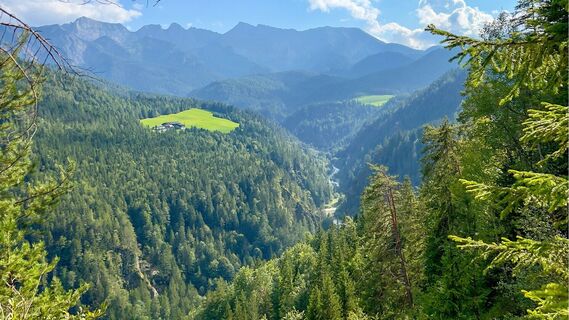 Blick von der "Gang" Straße in Richtung Enterhof und Schmalzklause
