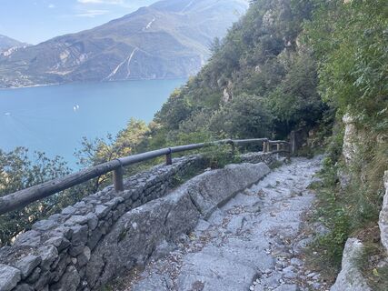 Fotografija s spletne strani Juergen Petersen na poti