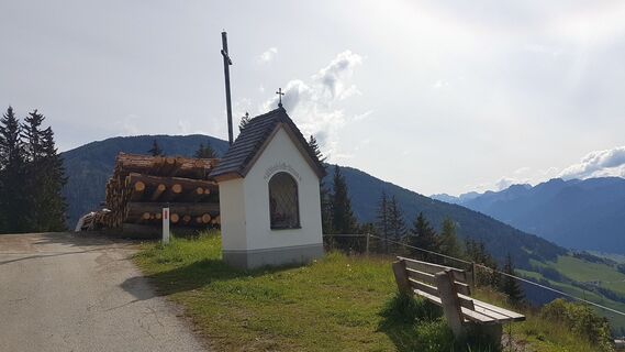 0.1 km St. Ulrich Gedenkstätte