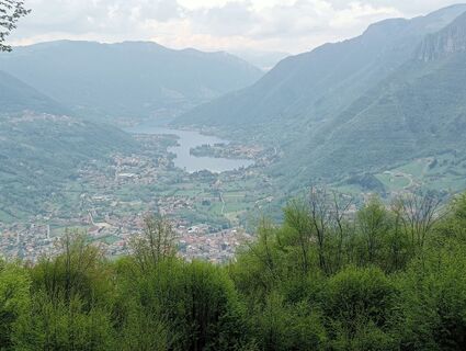 Zdjęcie z simone ravasi wzdłuż trasy