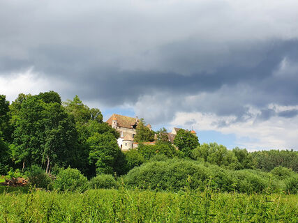 Blick zur Burg Heimhof
